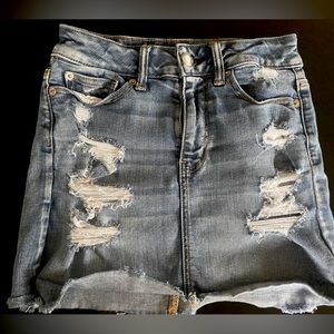 Cute ripped American eagle jean short skirt size(2) never worn
